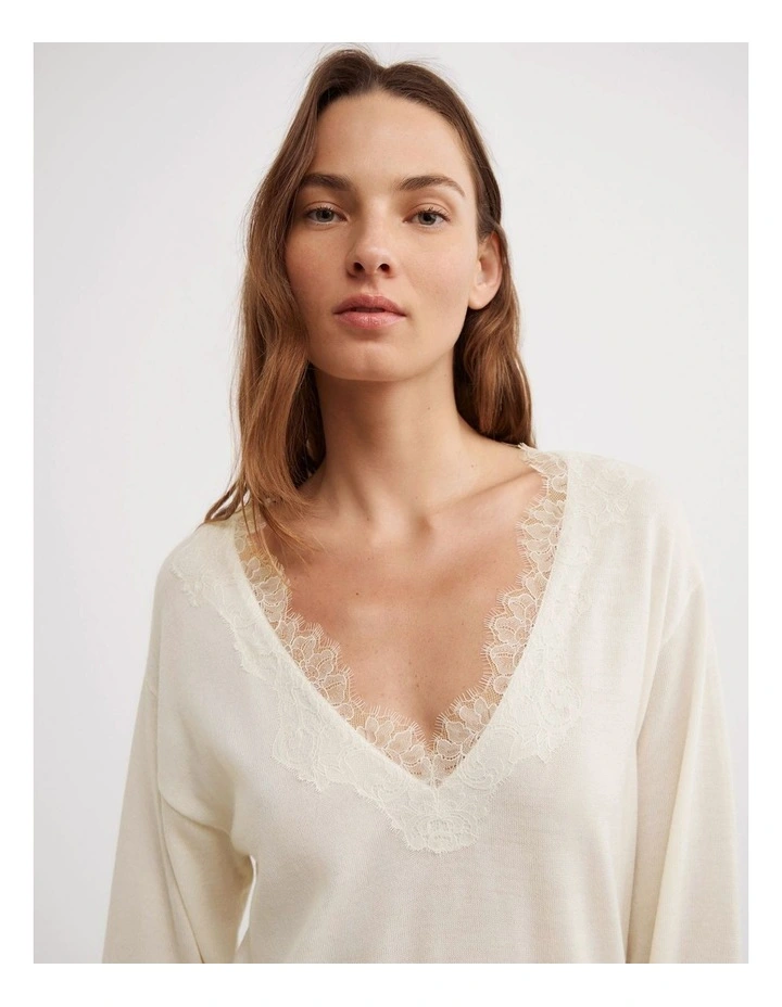 Lace Detail V-neck Knit in Chalk image 3