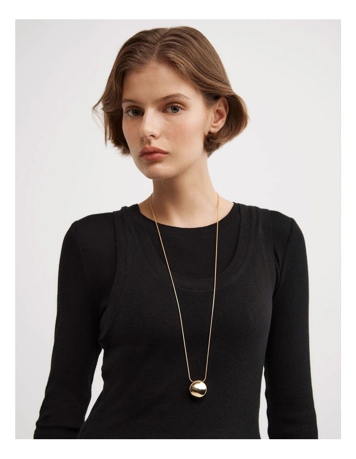 Stella Necklace in Gold image 2