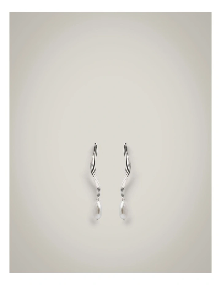 Rumi Pearl Earring in Silver image 1