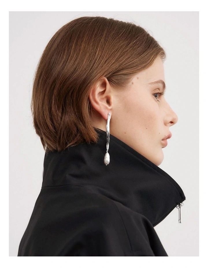 Rumi Pearl Earring in Silver image 2