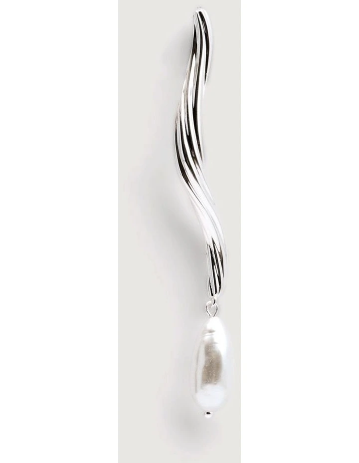 Rumi Pearl Earring in Silver image 3