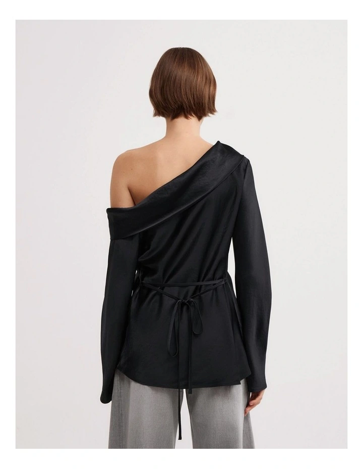 Asymmetric Shoulder Top in Black image 5