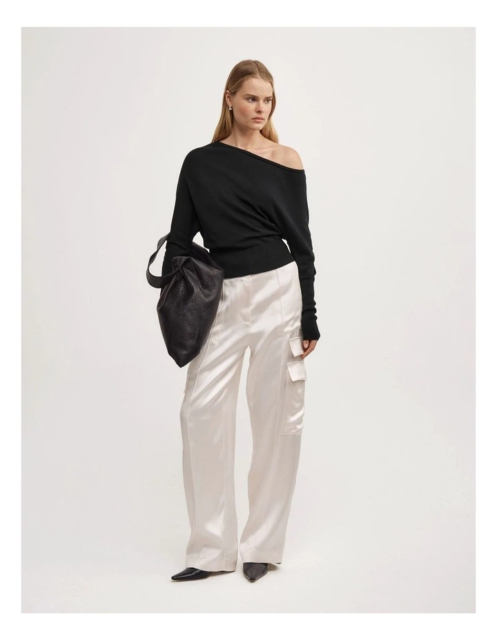 Fine Asymmetric Knit in Black image 2