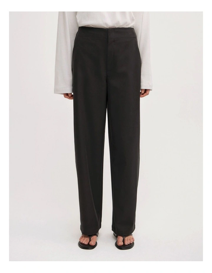 Barrel Leg Pant in Black image 2