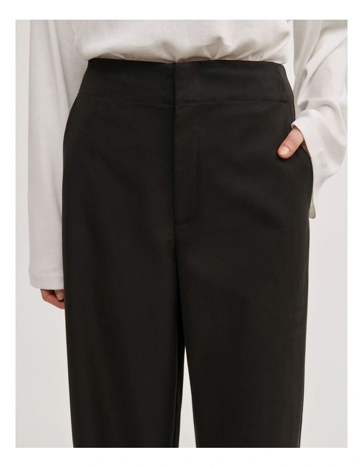 Barrel Leg Pant in Black image 3