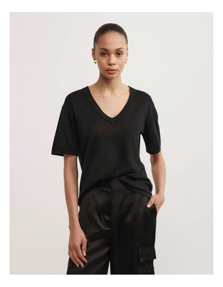 Linen V-neck Knit T-shirt in Black image 1