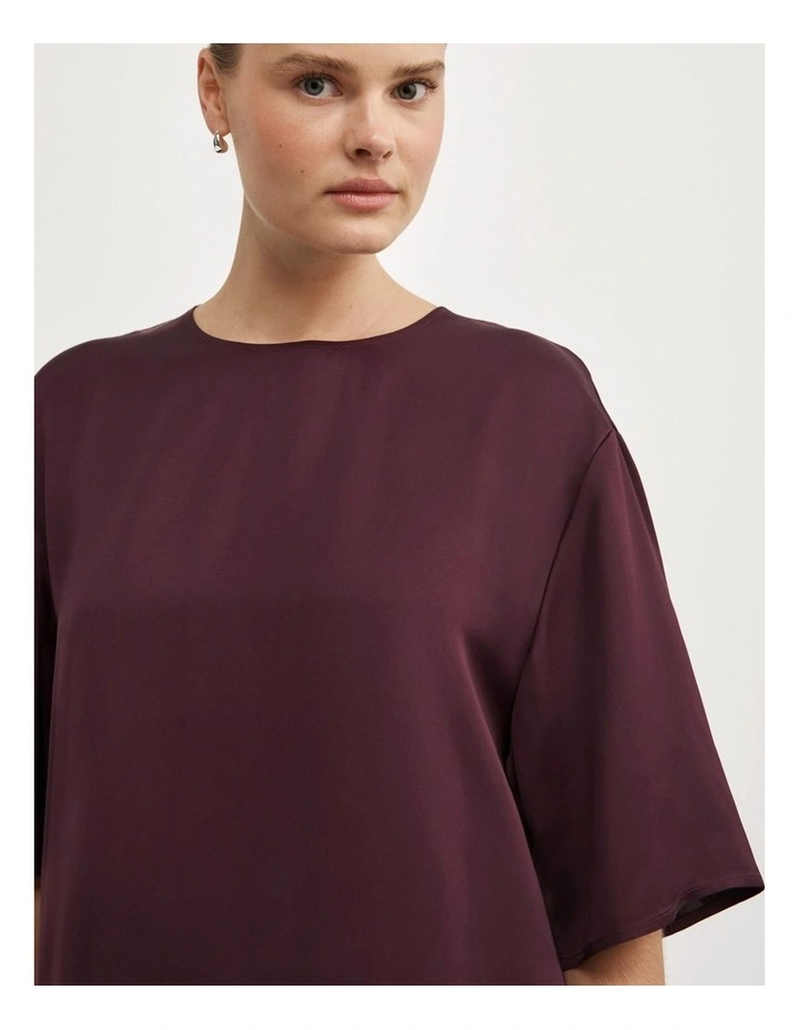 Satin T-shirt in Plum image 3