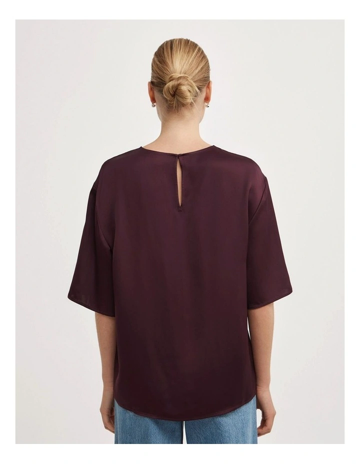 Satin T-shirt in Plum image 4