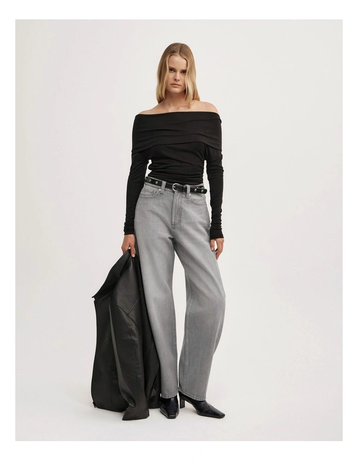 Off Shoulder Long-sleeve Top in Black image 2