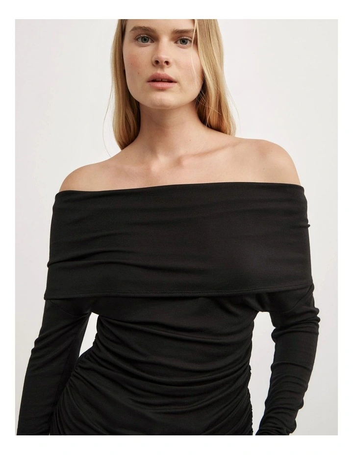 Off Shoulder Long-sleeve Top in Black image 3