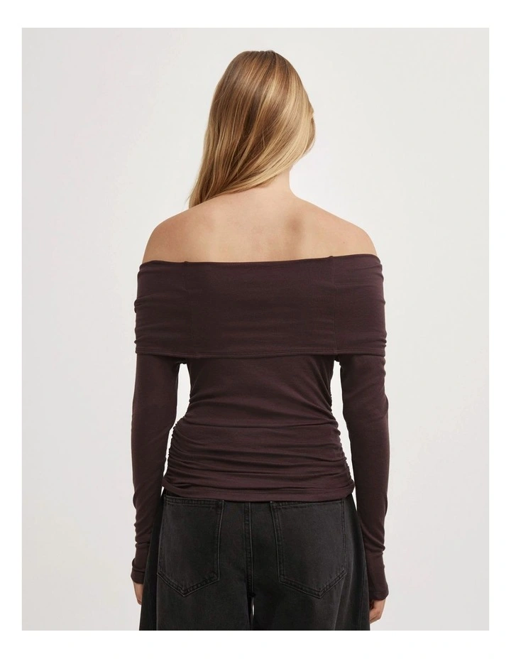 Off Shoulder Long-sleeve Top in Espresso image 5