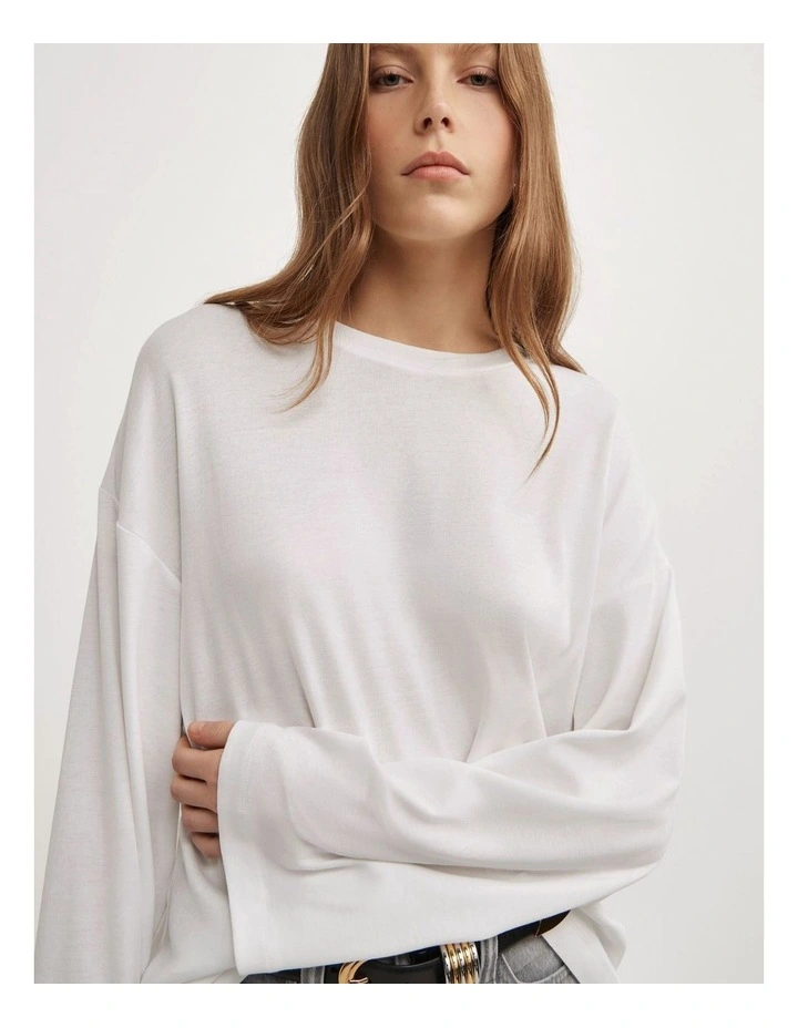 Crew Neck Long-sleeve T-shirt in Fresh White image 4