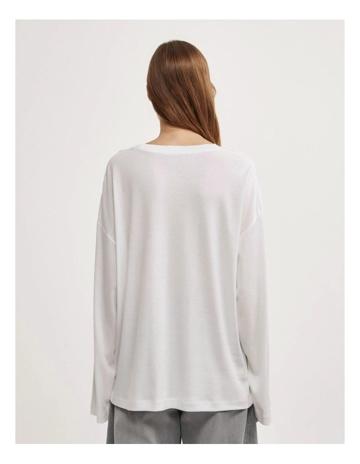 Crew Neck Long-sleeve T-shirt in Fresh White image 6