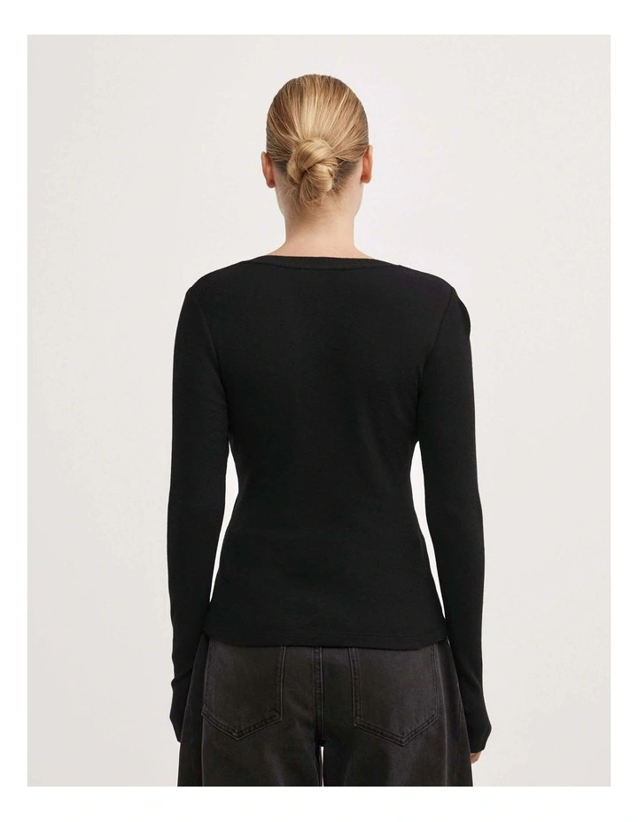 Fine V-neck Long-sleeve Top in Black image 5