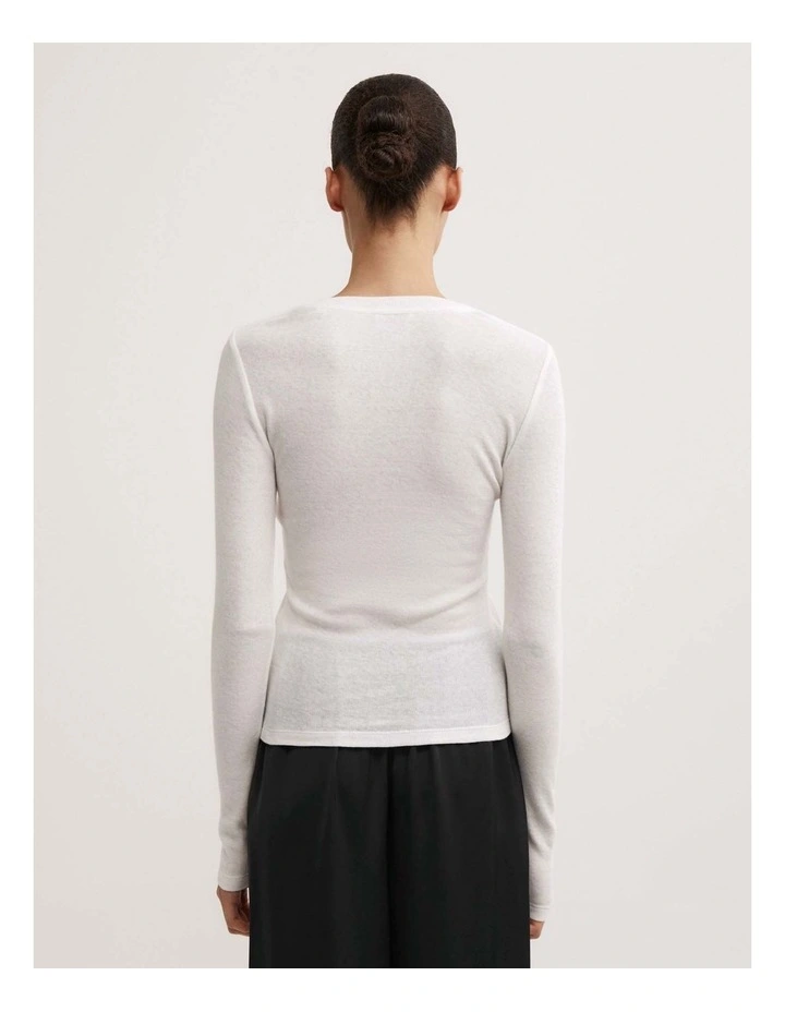 Fine V-neck Long-sleeve Top in Fresh White image 4