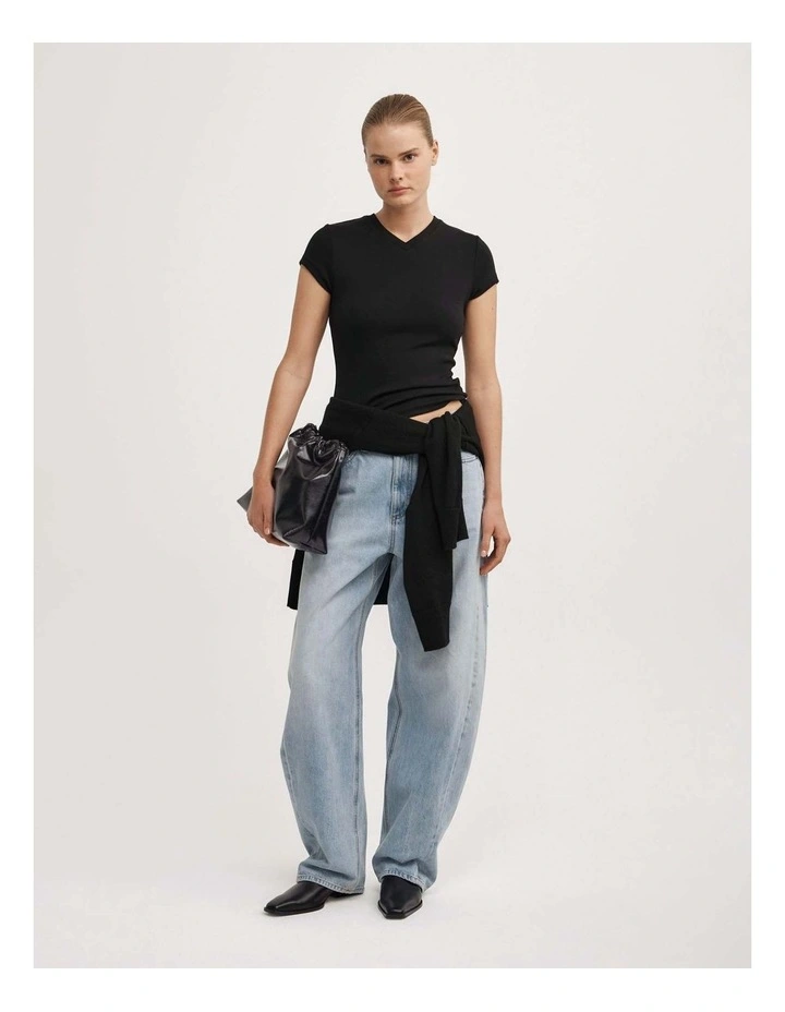 High V-neck T-shirt in Black image 2