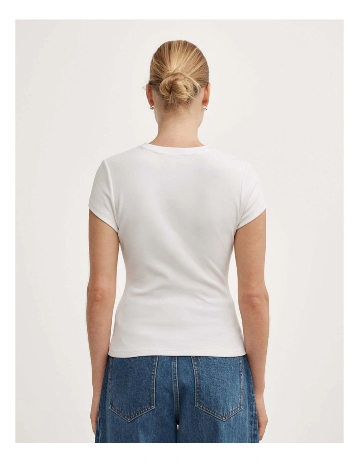 High V-neck T-shirt in Fresh White image 6