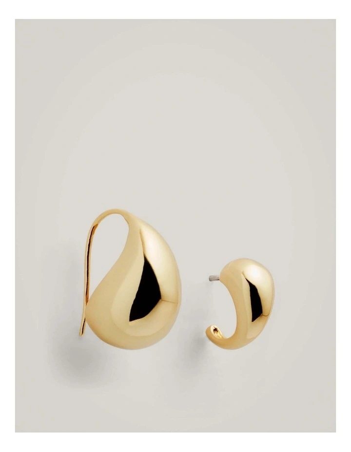 Elsa Earrings Set in Gold image 4