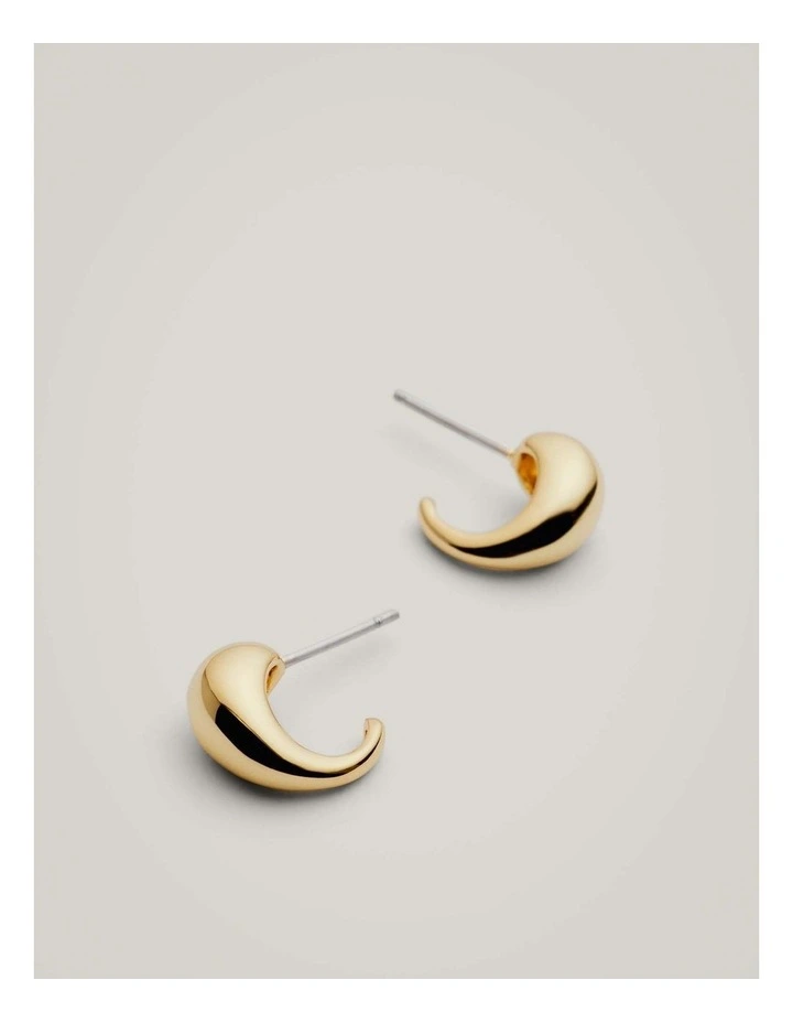 Elsa Earrings Set in Gold image 6