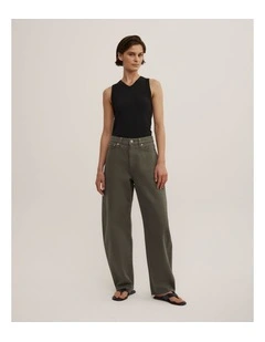 Barrel Leg Jeans in Khaki