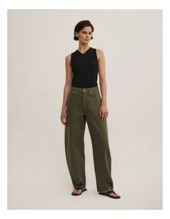 Barrel Leg Jeans in Khaki