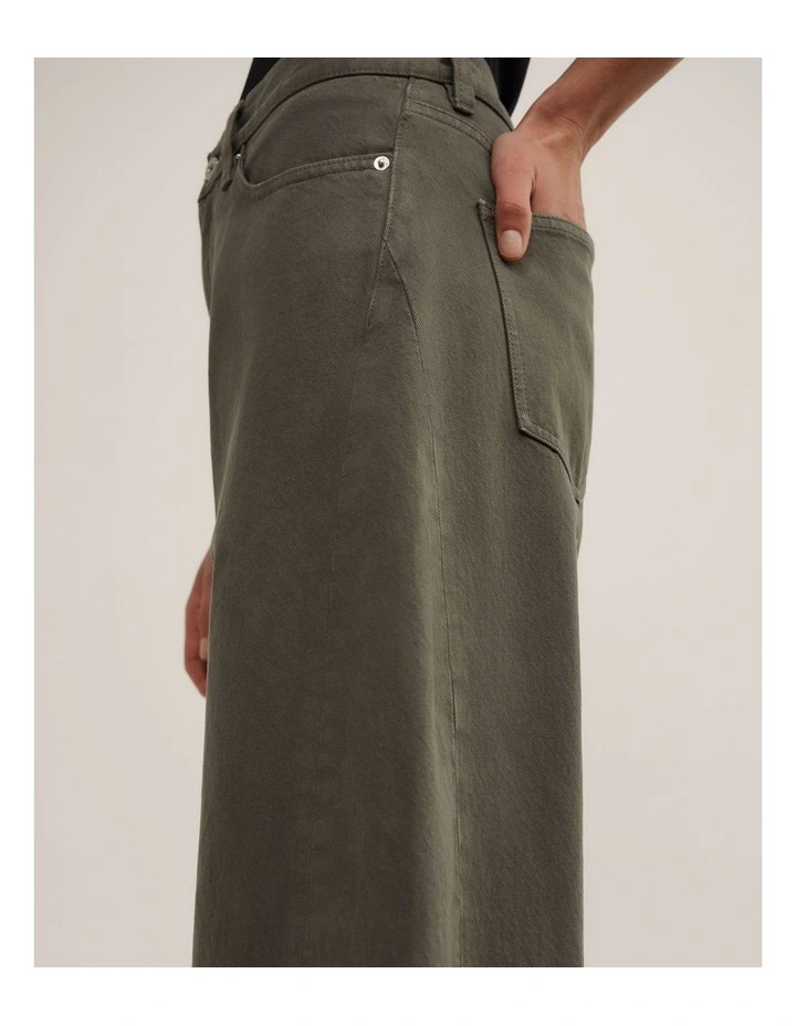Barrel Leg Jeans in Khaki image 4