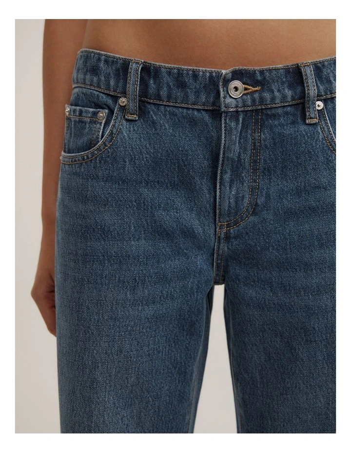 Low Rise Relaxed Jeans in Horizon Blue image 3