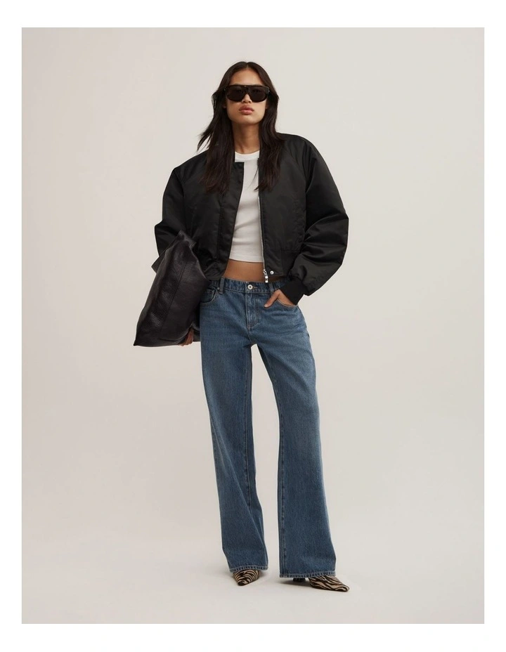 Low Rise Relaxed Jeans in Horizon Blue image 4