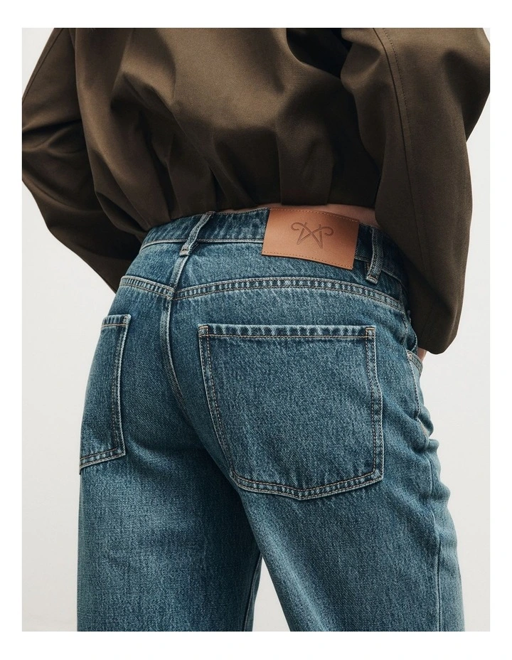 Low Rise Relaxed Jeans in Horizon Blue image 5