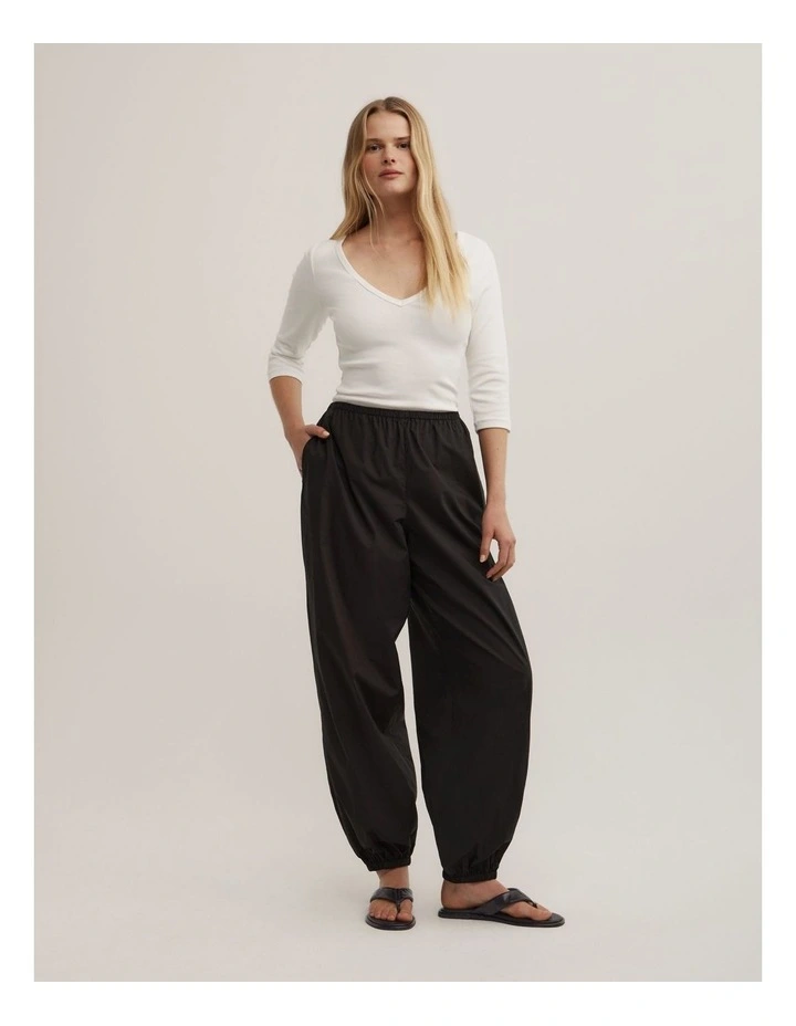 Relaxed Balloon Pant in Black image 1