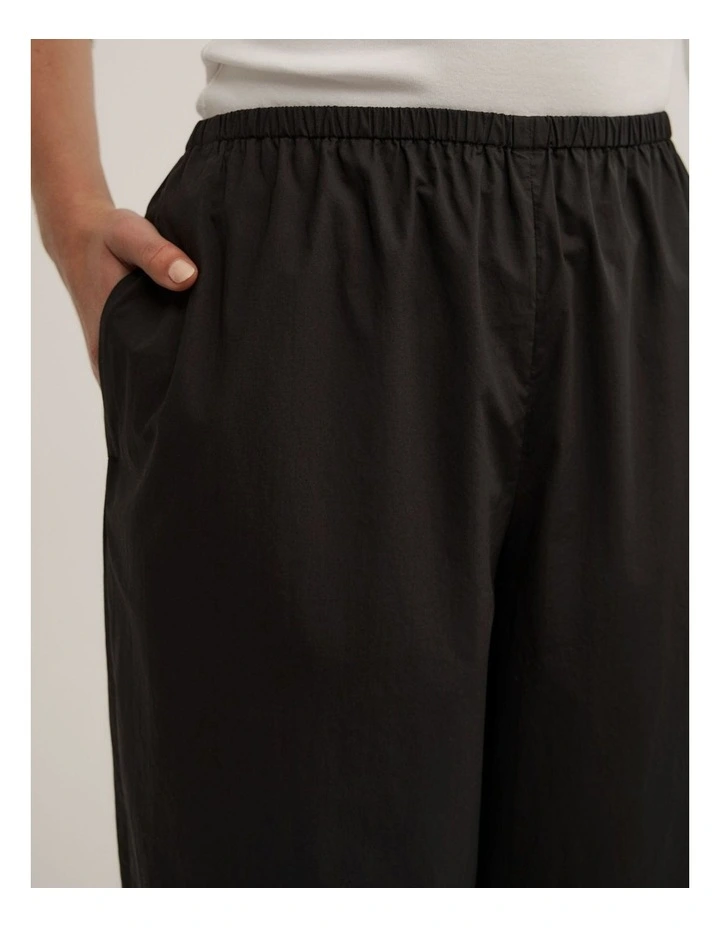 Relaxed Balloon Pant in Black image 4