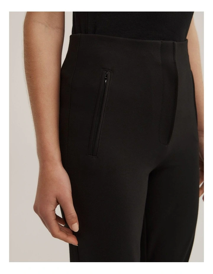 Capri Pant in Black image 3