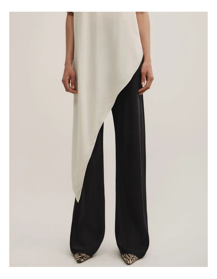 Asymmetric Longline T-shirt in Chalk image 4