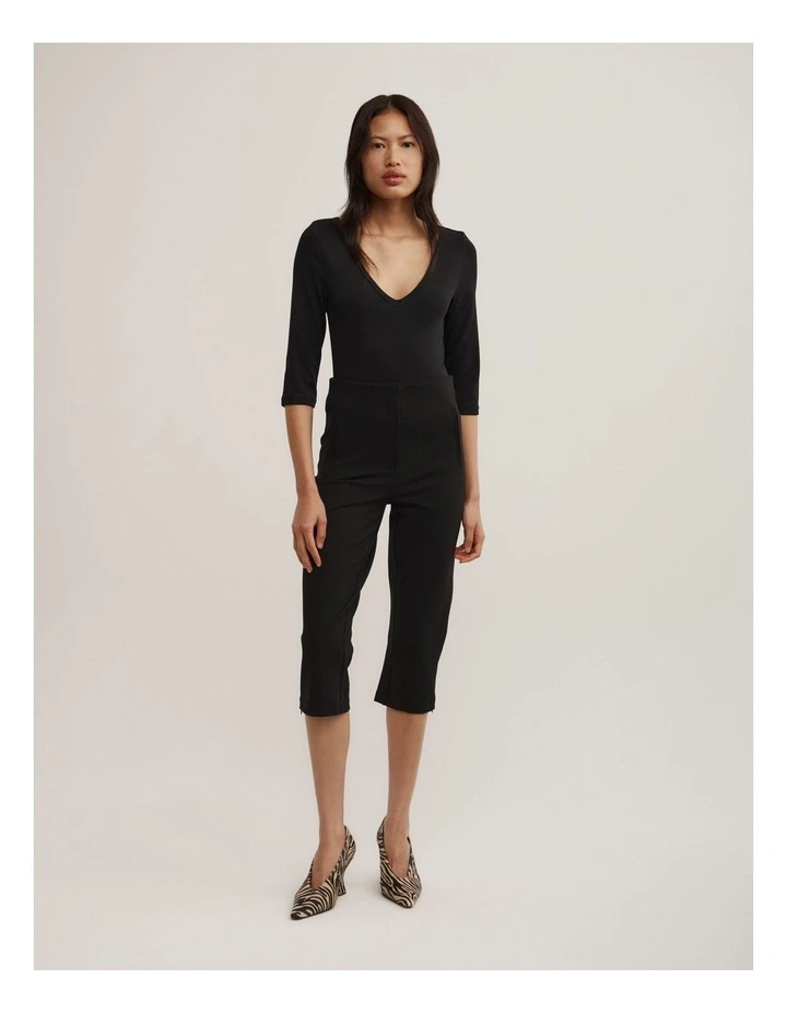 3/4 Sleeve T-shirt in Black image 2