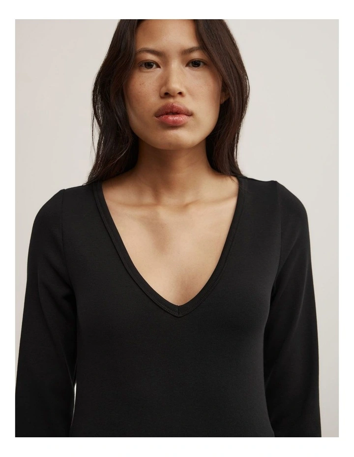 3/4 Sleeve T-shirt in Black image 3
