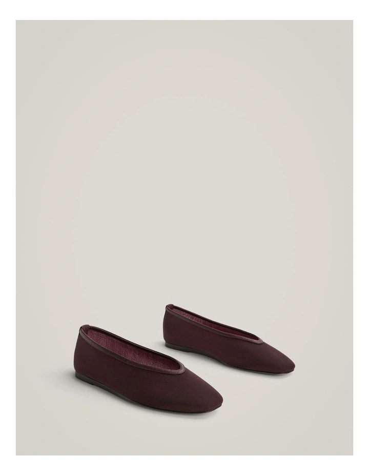 Petra Mesh Flat in Fig image 3