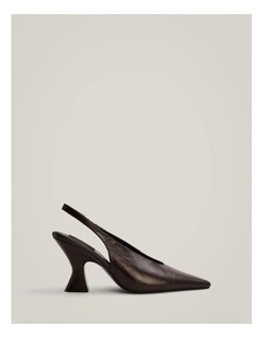 Joanna Heel in Espresso