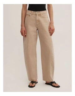 Barrel Leg Jeans in Washed Sand