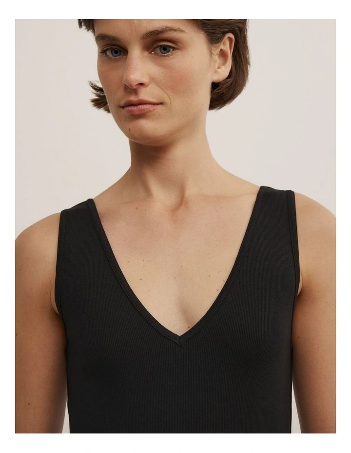Refined V-neck Tank in Black image 3