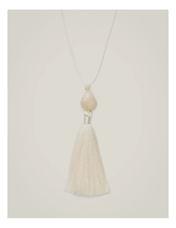 Taylor Pendant in Chalk image 3