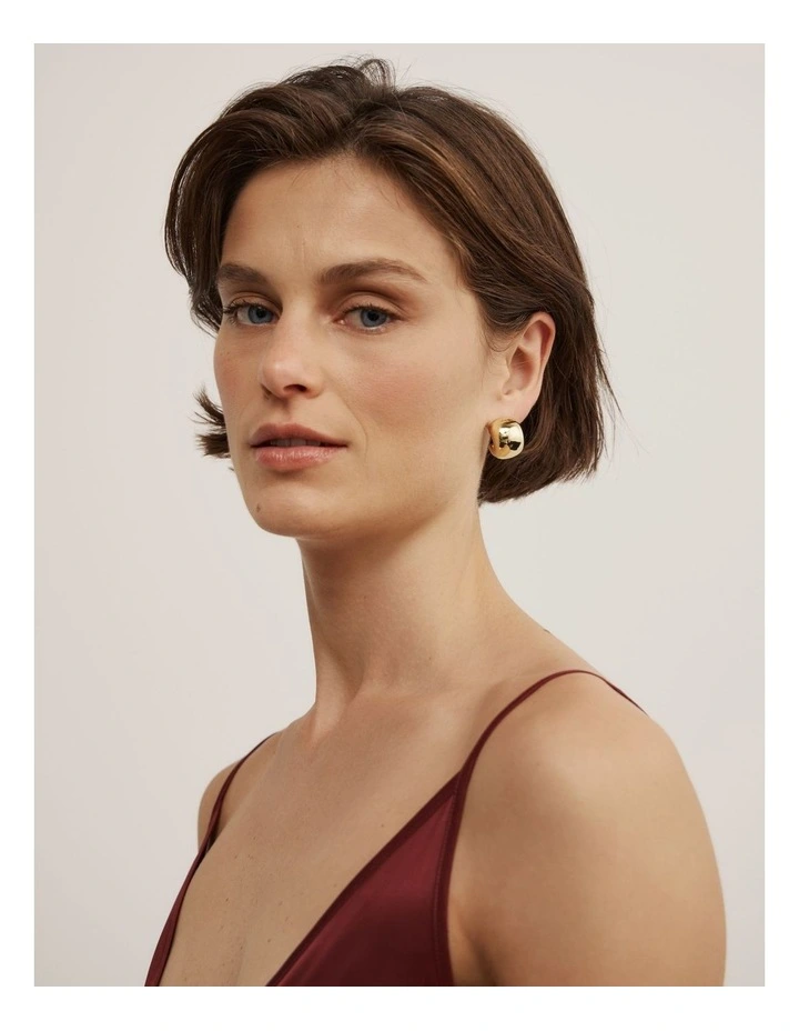 Sabi Earrings in Gold image 2