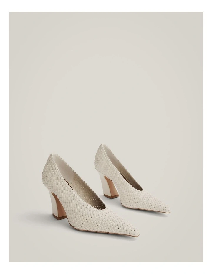 Avery Wve Heel in Chalk image 3
