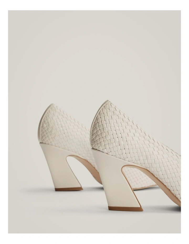 Avery Wve Heel in Chalk image 5
