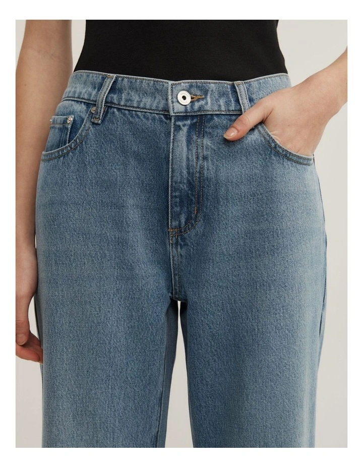 Mid Rise Relaxed Jeans in Amalfi Wash image 3