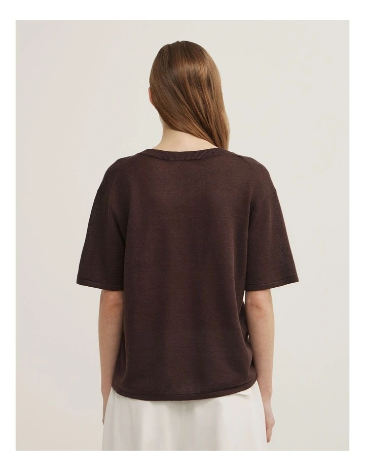 Linen V-neck Knit T-shirt in Espresso image 4