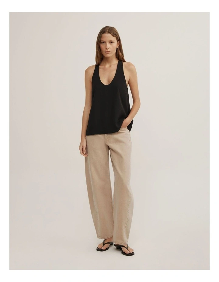 V-scoop Tank in Black image 4