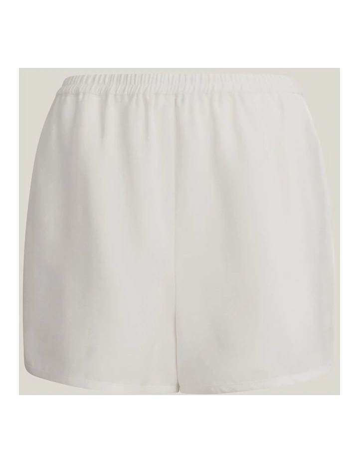Soft Shorts in Fresh White image 7