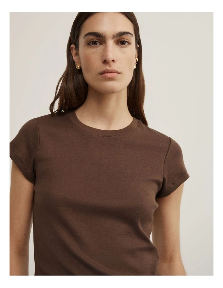 Short Sleeve Fitted T-shirt in Chocolate image 3