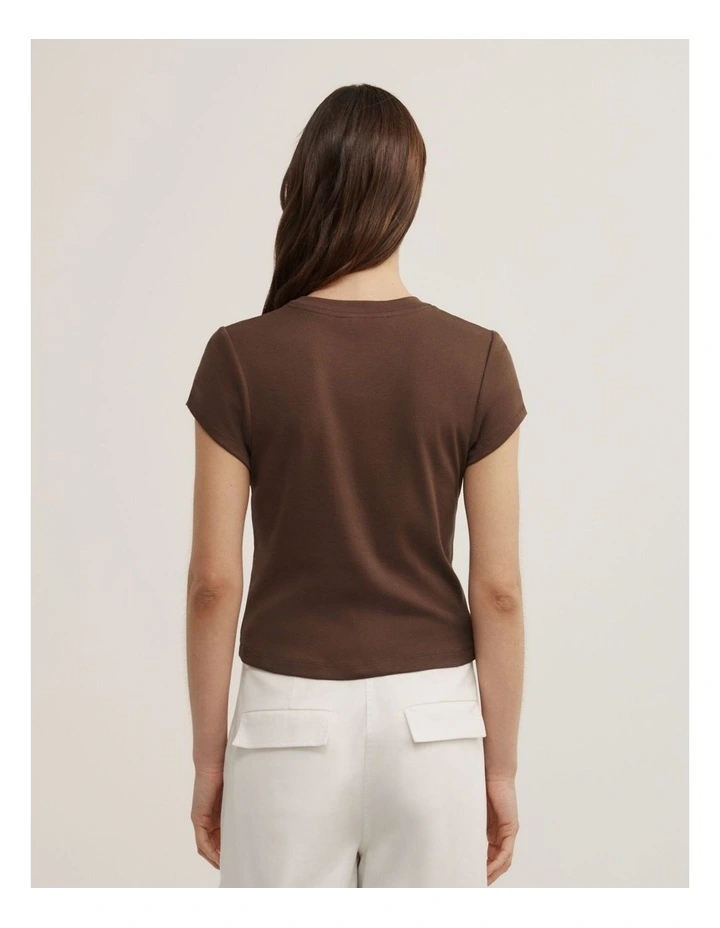 Short Sleeve Fitted T-shirt in Chocolate image 4
