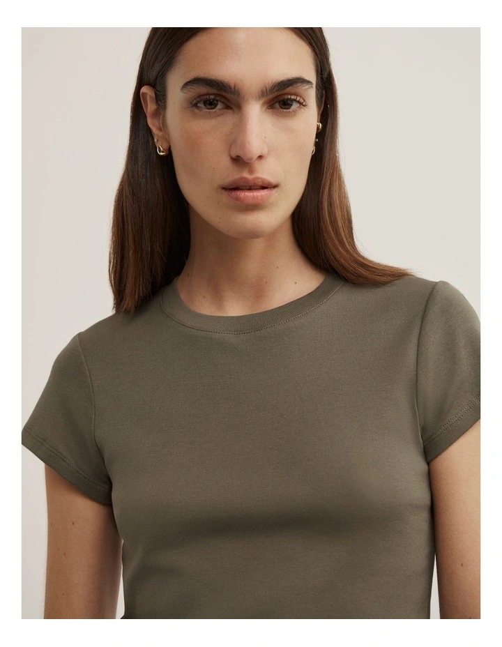 Short Sleeve Fitted T-shirt in Olive image 3